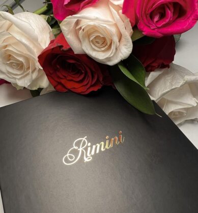 Influencer post of Rimini Chocolate box and multi-colored roses