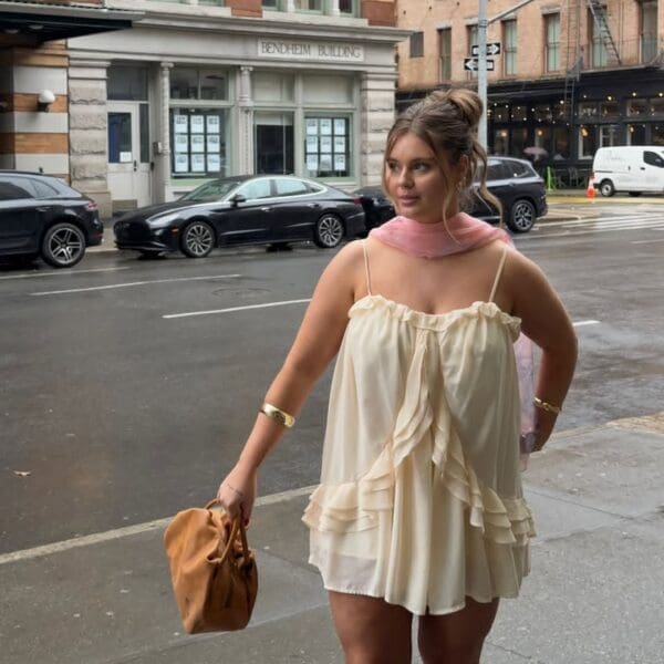 girl in city